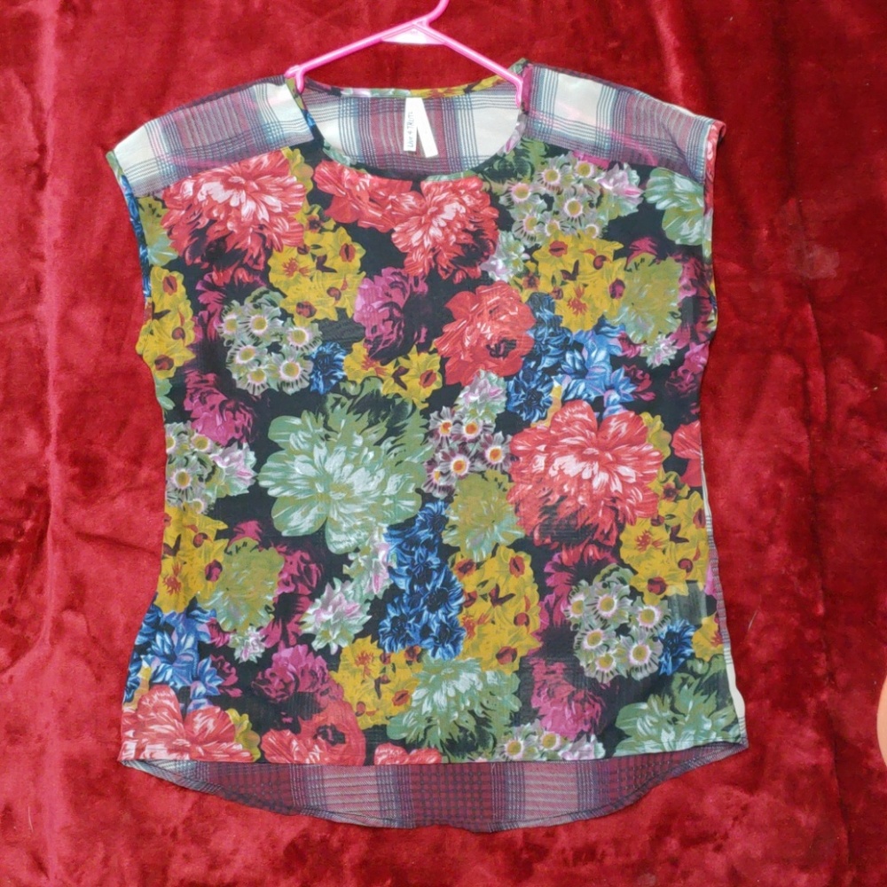 Live 4 Truth sz Sm top